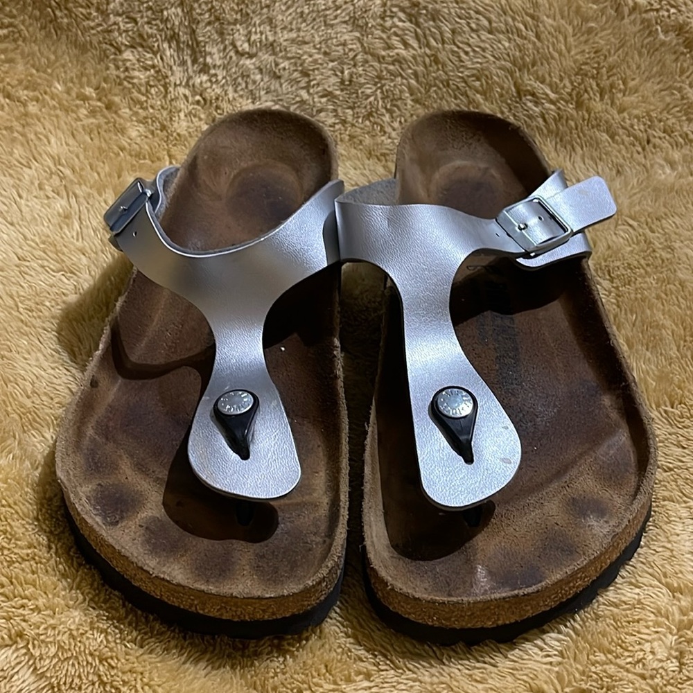Birkenstock Gizeh Ladies Silver Sandals Sz 9/ 40